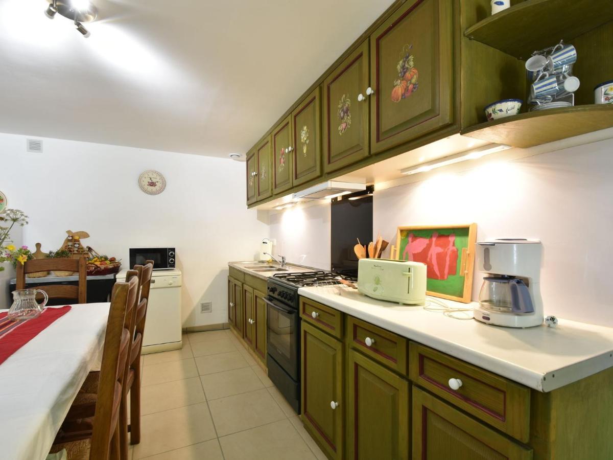Superb Holiday Home With Private Garden Yvias Extérieur photo