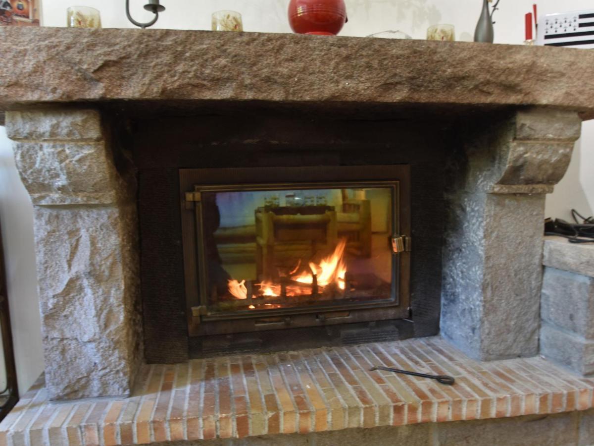 Superb Holiday Home With Private Garden Yvias Extérieur photo