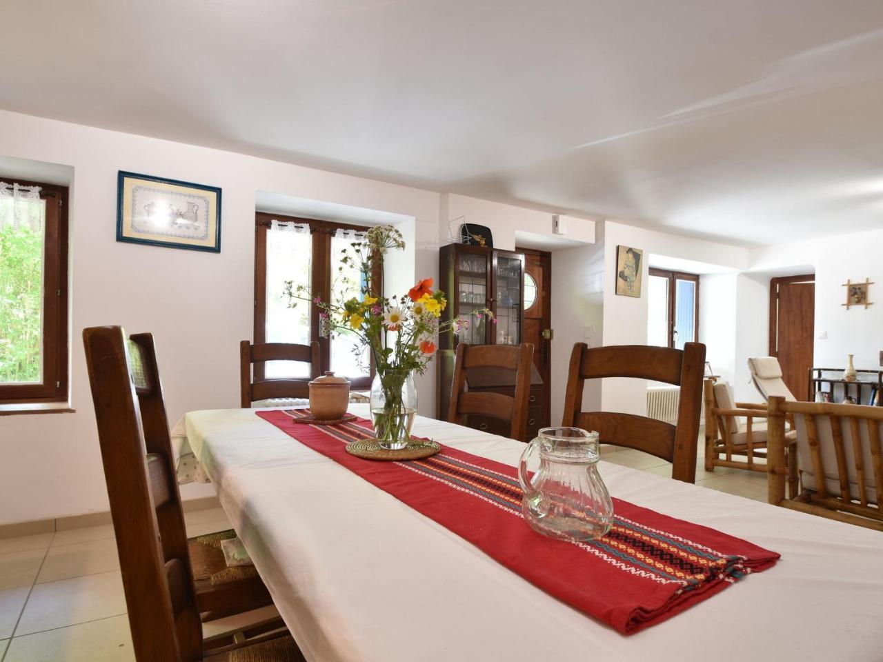 Superb Holiday Home With Private Garden Yvias Extérieur photo